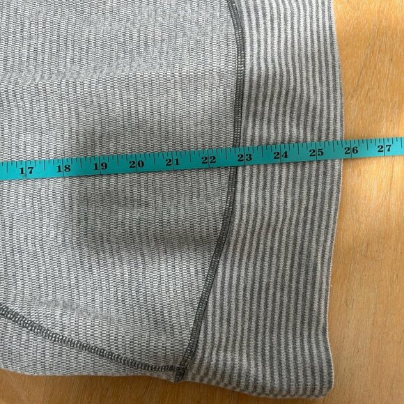 Lululemon Think Fast Pullover Long Sleeve Sweatshirt Womens Medium Gray 1/4 Zip - Picture 9 of 9